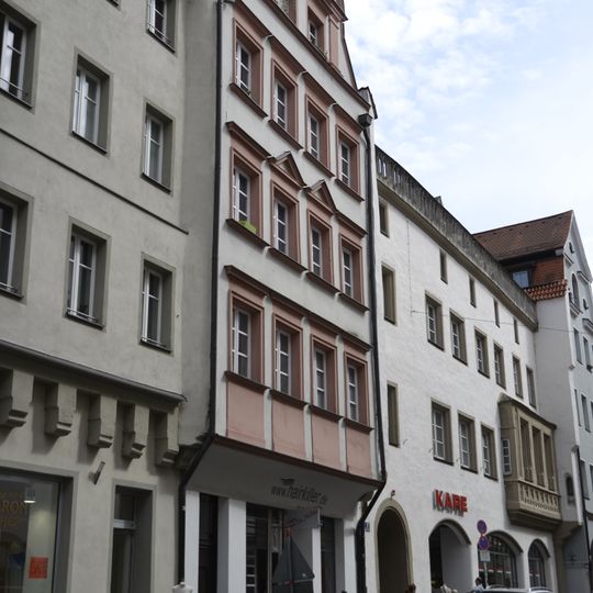 Wohn- und Geschäftshaus