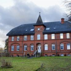 Traventhal House