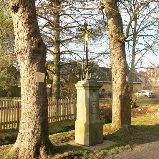 Kříž naproti domu Salmovská 23 ve Velkém Šenově