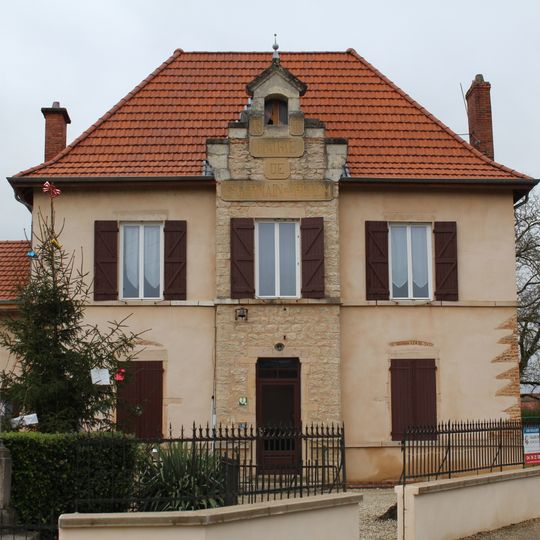 Town hall of Saint-Germain-sur-Renon