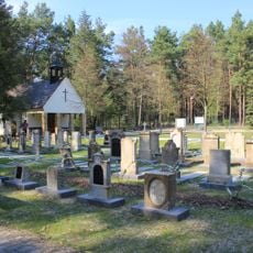 Sorbische Grabsteine in Rohne/Rowno