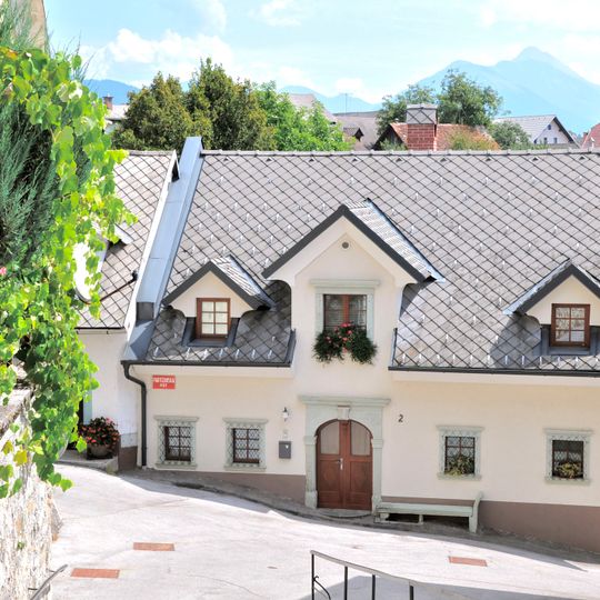 Partizanska pot 2 House