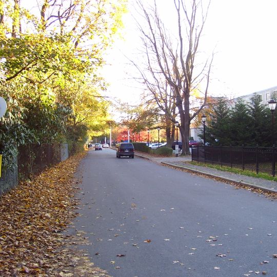 Ochre Point-Cliffs Historic District