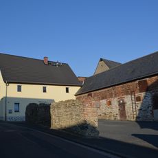 Dreiseitige Hofanlage