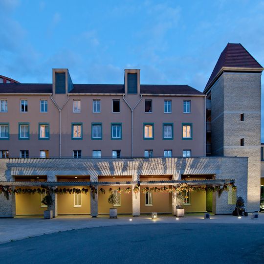 Explorers Hotel