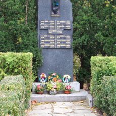 Pomník padlým v Mukařovské ulici