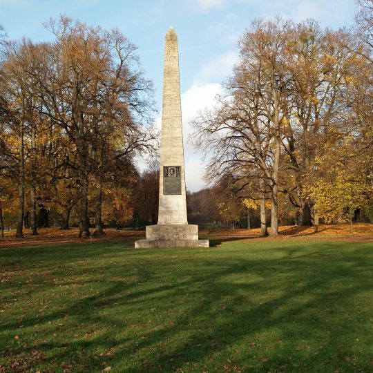 Obelisk Belgradstraße 113; Luitpoldpark; Schwabinger Schuttberg in München