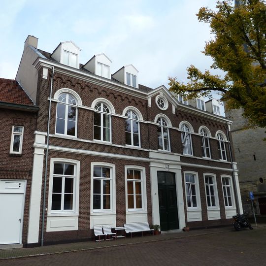 Kerkplein 5, Geulle