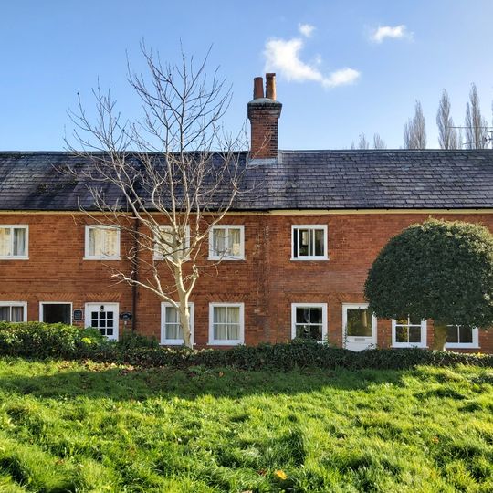 2 3 4 7, Vicarage Lane