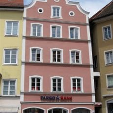 Wohn- und Geschäftshaus