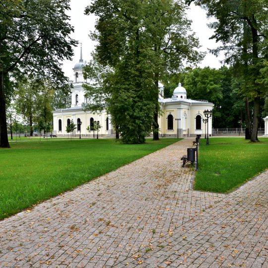 Прицерковный сад