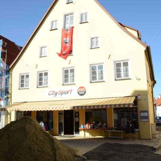 Wohn- und Geschäftshaus