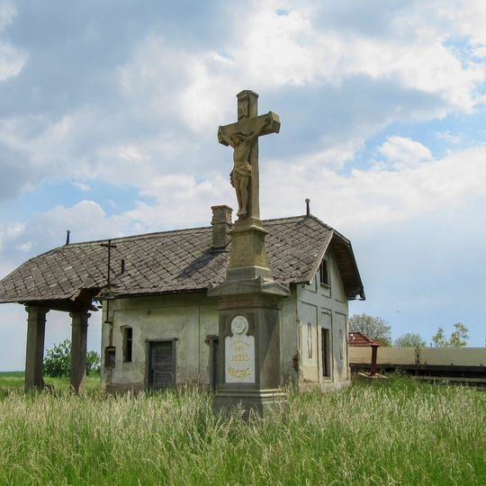 Kříž v Cholině u nádraží