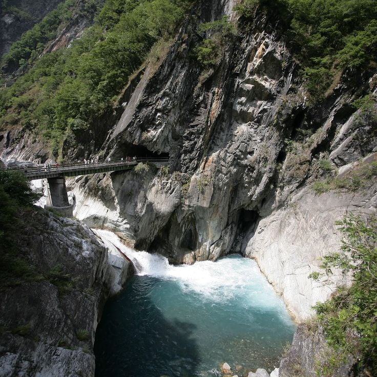 Водоспади Байян