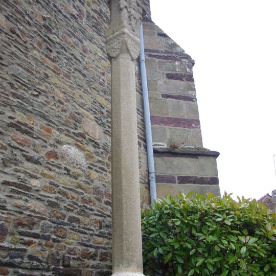 Croix de cimetière de Néant-sur-Yvel