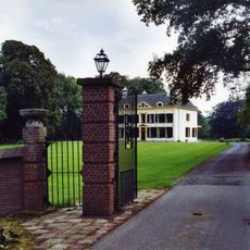 De Ulenpas: inrijhek