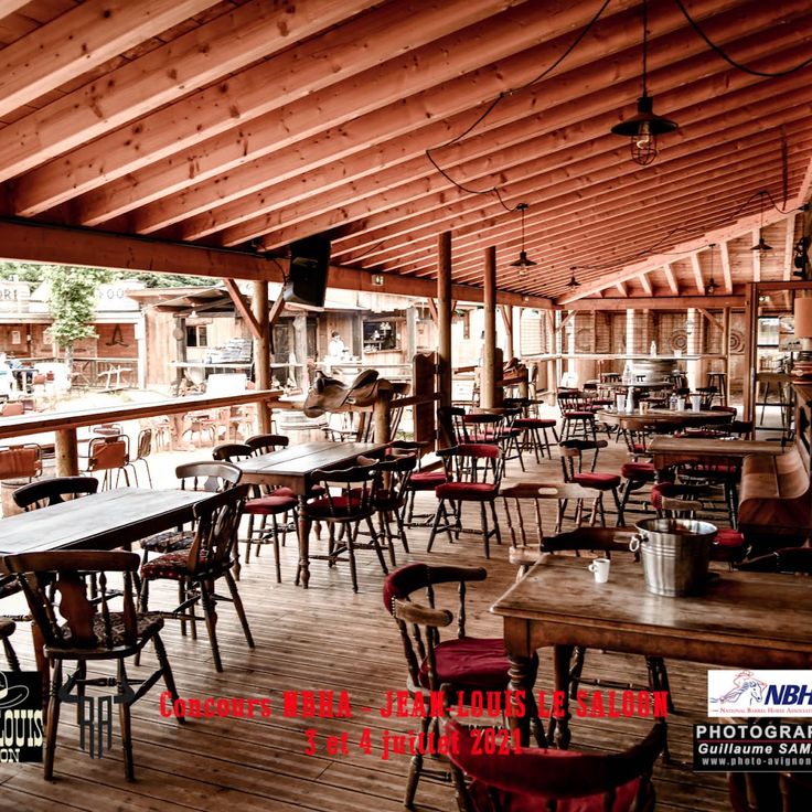 Jean Louis Le Saloon