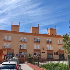 Viviendas y Locales Comerciales