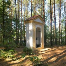 Kaplička v lese u Poslova mlýna v Doksech