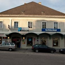 Wohn- und Geschäftshaus