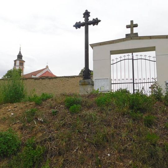 Kříž před hřbitovem v Borovnici