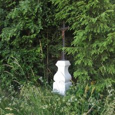 Kříž západně od Častrova u okraje lesa I