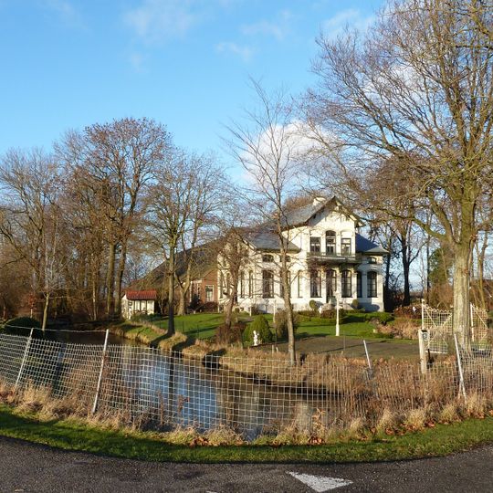 Oldambtster villaboerderij in eclectische stijl