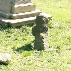 Smírčí kříž ve Smetanových sadech v Kadani