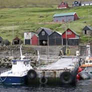 Wyspy Owcze: najbardziej fotogeniczne miejsca, klify, wodospady i wioski na pocztówki