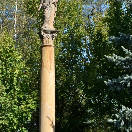 Sloup se sochou Panny Marie