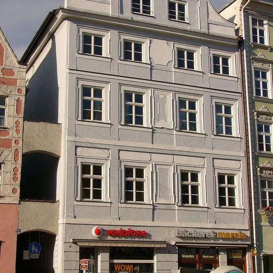 Wohn- und Geschäftshaus