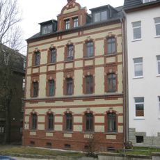 Mietshaus in halboffener Bebauung mit Vorgarten Chopinstraße 47