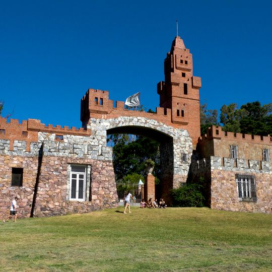 Castillo Pittamiglio, Las Flores
