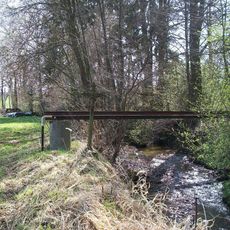 Kříž u Sudkova Dolu u potoka Bělá