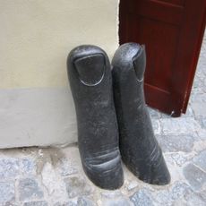 Bronzové prsty u mostu doktora Edvarda Beneše v Českém Krumlově