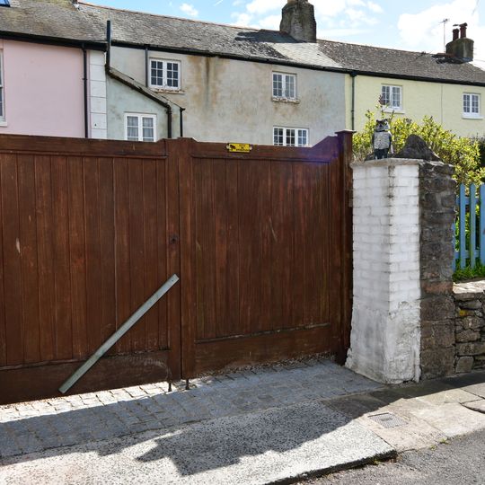 Front Garden Wall And Gate Piers At No 133
