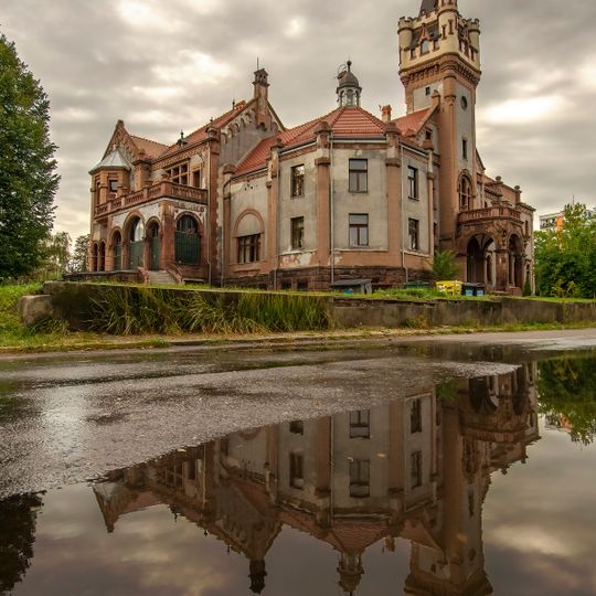 Oskar Schöen's Palace