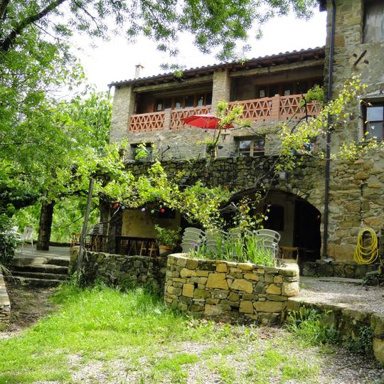 Can Banal-camping & lodging