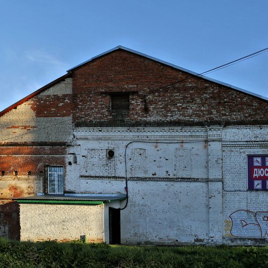 Западный служебный флигель