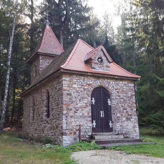 Kaple v parku u zámku Březina