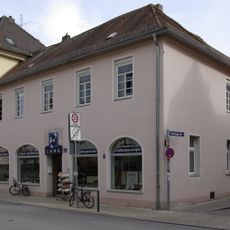 Wohn- und Geschäftshaus