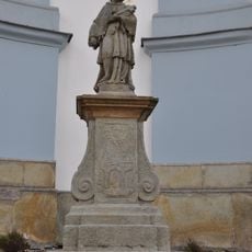 Socha svatého Jana Nepomuckého u kostela svatého Václava v Žamberku