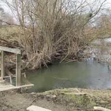 Lávka přes Vařešinku přes ústím do Opavy