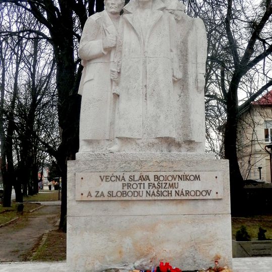 Pomník padlým v SNP, súsošie