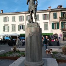 Statue