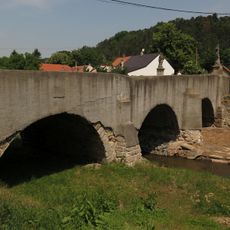 Most přes Bakovský potok v Sazené