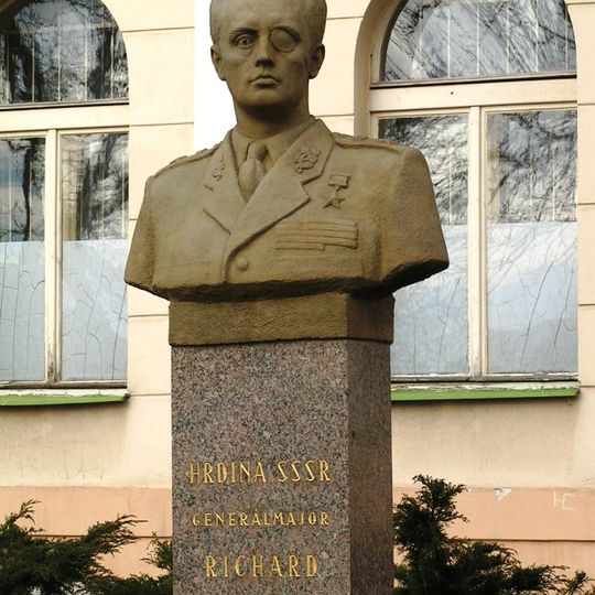 Busta generálmajora Tesaříka