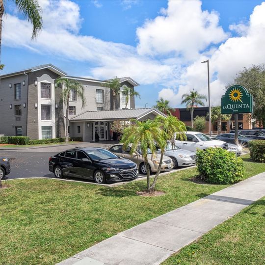 La Quinta Inn by Wyndham Miami Airport North