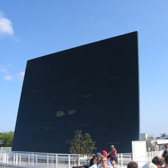 Space Mirror Memorial