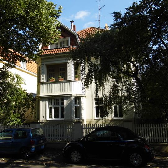 Jean-Paul-Straße 7
